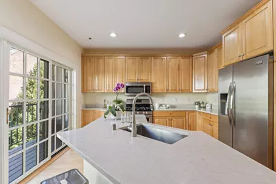 2010 E Windsor Pl #A, Milwaukee, WI 53202 - Photo 24
