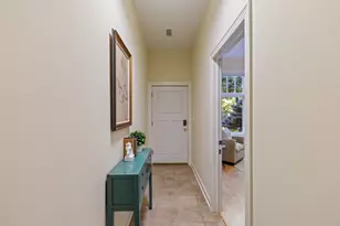 2010 E Windsor Pl, Milwaukee, WI 53202 - Photo 8