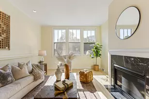 2010 E Windsor Pl, Milwaukee, WI 53202 - Photo 16
