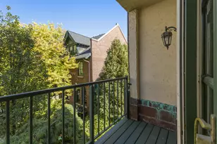 2010 E Windsor Pl, Milwaukee, WI 53202 - Photo 28