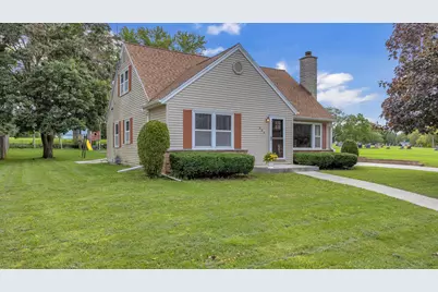 224 S 2nd St, Cedar Grove, WI 53013 - Photo 2