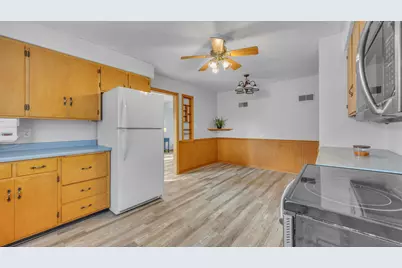 224 S 2nd St, Cedar Grove, WI 53013 - Photo 6