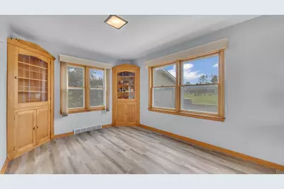 224 S 2nd St, Cedar Grove, WI 53013 - Photo 8