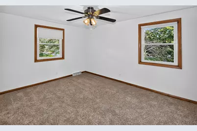 21300  Astolat Dr, Brookfield, WI 53045 - Photo 32