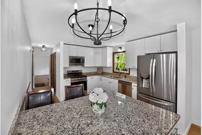 21300  Astolat Dr, Brookfield, WI 53045 - Photo 10