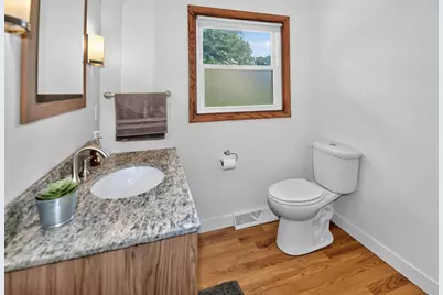 21300  Astolat Dr, Brookfield, WI 53045 - Photo 16