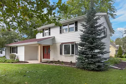 21300  Astolat Dr, Brookfield, WI 53045 - Photo 2