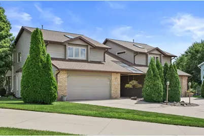 W232N6140  Teakwood Ct, Sussex, WI 53089 - Photo 1