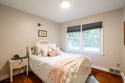 3278 N 106th St, Wauwatosa, WI 53222 - Photo 14