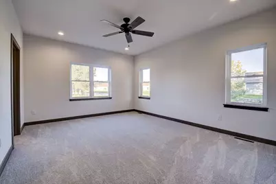 509  Emerald Pt Pt #16, Kewaskum, WI 53040 - Photo 8
