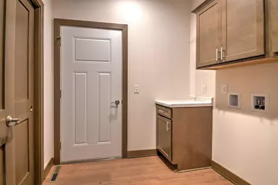 509  Emerald Pt Pt #16, Kewaskum, WI 53040 - Photo 10