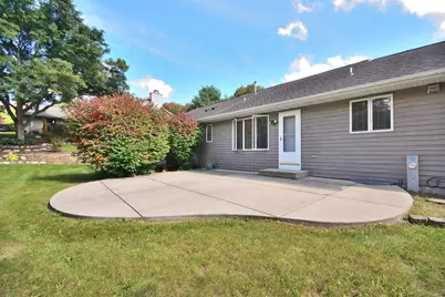2844  Apache Pass, Waukesha, WI 53188 - Photo 34