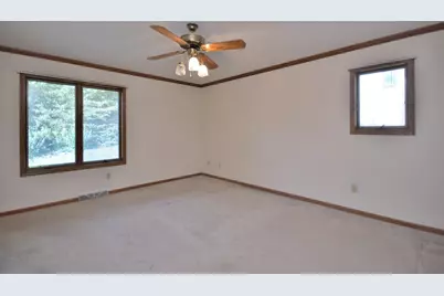 2844  Apache Pass, Waukesha, WI 53188 - Photo 20