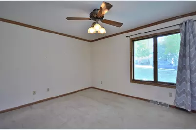2844  Apache Pass, Waukesha, WI 53188 - Photo 18