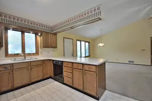 2844 Apache Pass, Waukesha, WI 53188 - Photo 14