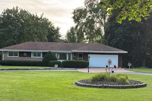 1701 W Donges Bay Rd, Mequon, WI 53092 - Photo 2