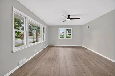 2320  51st St, Kenosha, WI 53140 - Photo 4