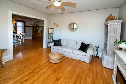1645 S 79th St, West Allis, WI 53214 - Photo 8