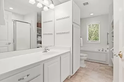 315  Oak Ridge Dr, Hartland, WI 53029 - Photo 10