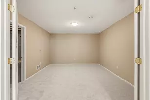 315 Oak Ridge Dr, Hartland, WI 53029 - Photo 16