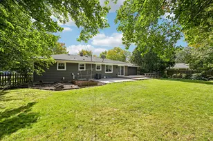 1006 Wisteria Ln, Waukesha, WI 53189 - Photo 28