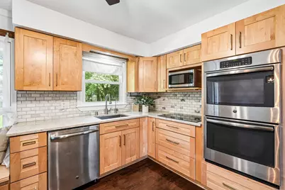 1006  Wisteria Ln, Waukesha, WI 53189 - Photo 18