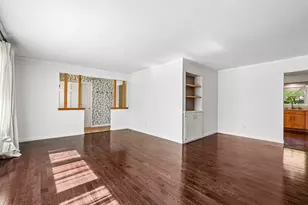 1006 Wisteria Ln, Waukesha, WI 53189 - Photo 6