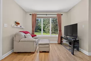 6717 N Holly Ct, Fox Point, WI 53217 - Photo 20