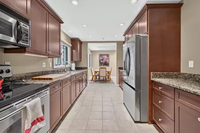 6717 N Holly Ct, Fox Point, WI 53217 - Photo 12