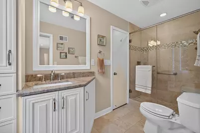 6717 N Holly Ct, Fox Point, WI 53217 - Photo 52