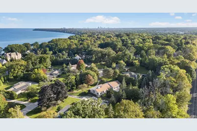 6717 N Holly Ct, Fox Point, WI 53217 - Photo 30