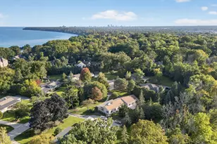 6717 N Holly Ct, Fox Point, WI 53217 - Photo 30