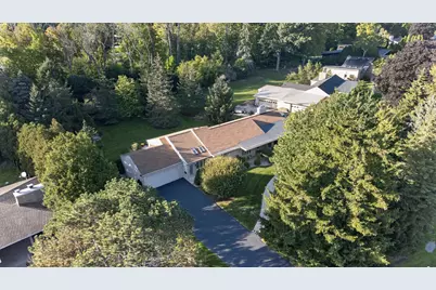 6717 N Holly Ct, Fox Point, WI 53217 - Photo 44