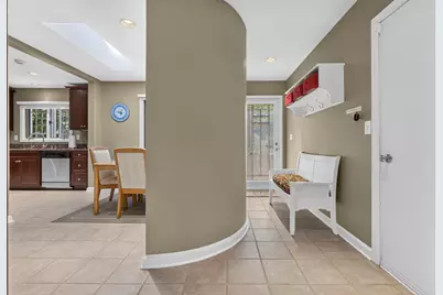 6717 N Holly Ct, Fox Point, WI 53217 - Photo 16