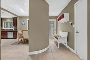 6717 N Holly Ct, Fox Point, WI 53217 - Photo 16