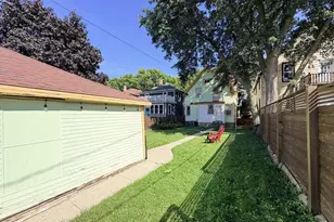 2819 S Clement Ave, Milwaukee, WI 53207 - Photo 22