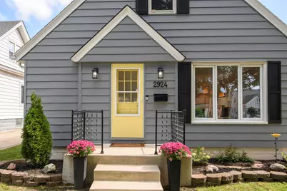 2924 N 75th St, Milwaukee, WI 53210 - Photo 2