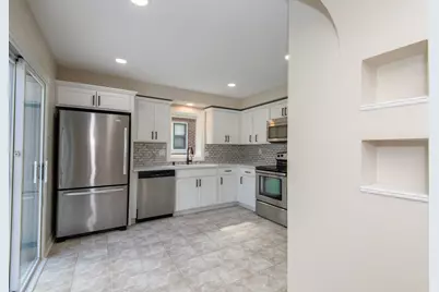 2924 N 75th St, Milwaukee, WI 53210 - Photo 10