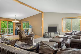 130 S Teri Ln, Hartford, WI 53027 - Photo 2