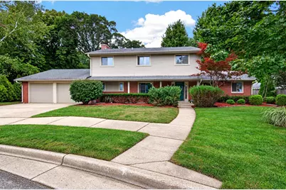 418  Jonathon Dr, Racine, WI 53402 - Photo 2