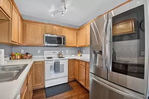9375 S Cobblestone Way, Franklin, WI 53132 - Photo 6