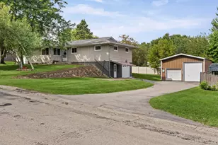 1218 Jefferson Ave, Sparta, WI 54656 - Photo 2