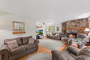 36707 Prairie Dr, Summit, WI 53066 - Photo 8
