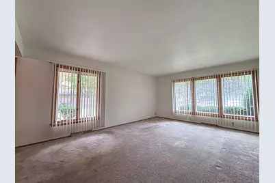 13795 W Graham St, New Berlin, WI 53151 - Photo 6