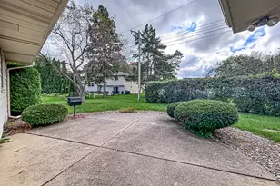 13795 W Graham St, New Berlin, WI 53151 - Photo 30