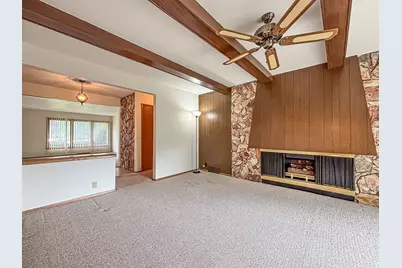 13795 W Graham St, New Berlin, WI 53151 - Photo 8