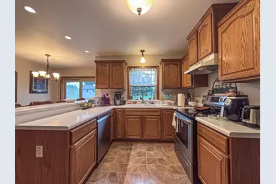 N73W15494  Paseo Ln, Menomonee Falls, WI 53051 - Photo 12