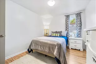 8215 Portland Ave, Wauwatosa, WI 53213 - Photo 24