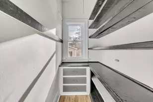 8215 Portland Ave, Wauwatosa, WI 53213 - Photo 30
