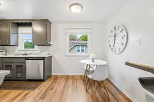 8215 Portland Ave, Wauwatosa, WI 53213 - Photo 14